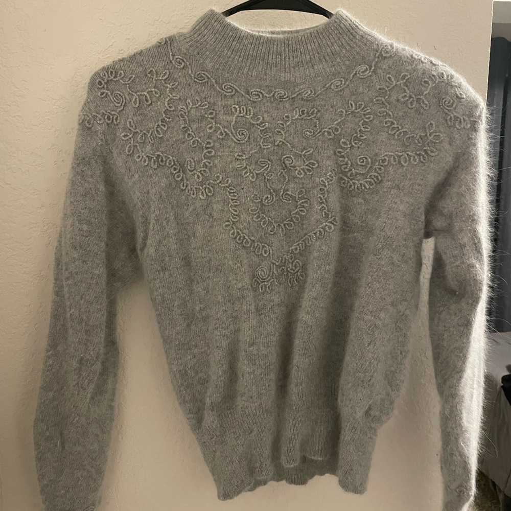 Valerie Stevens Light Gray Embroidered Sweater